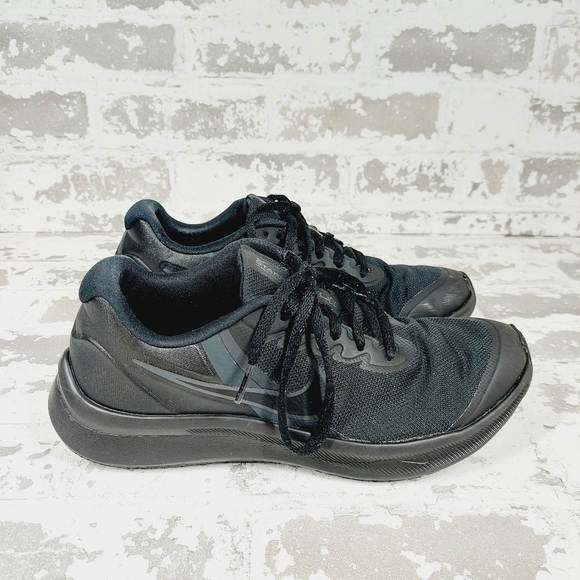 Nike Run Swift Black Running Shoes Black Lace Up Athleisure Sneakers I646 - Picture 4 of 9